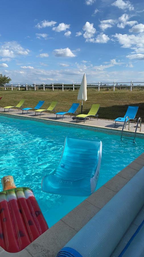 loveyou Villalunoterie Futuroscope Piscine spa 4pers Oyre Exterior foto