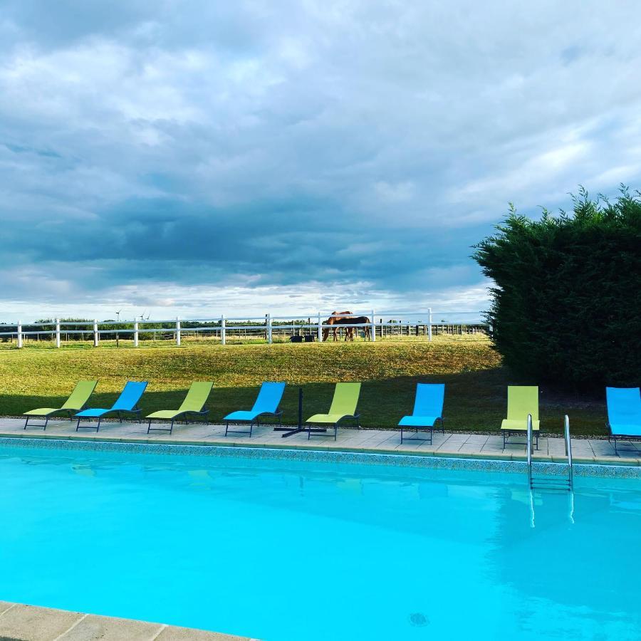 loveyou Villalunoterie Futuroscope Piscine spa 4pers Oyre Exterior foto